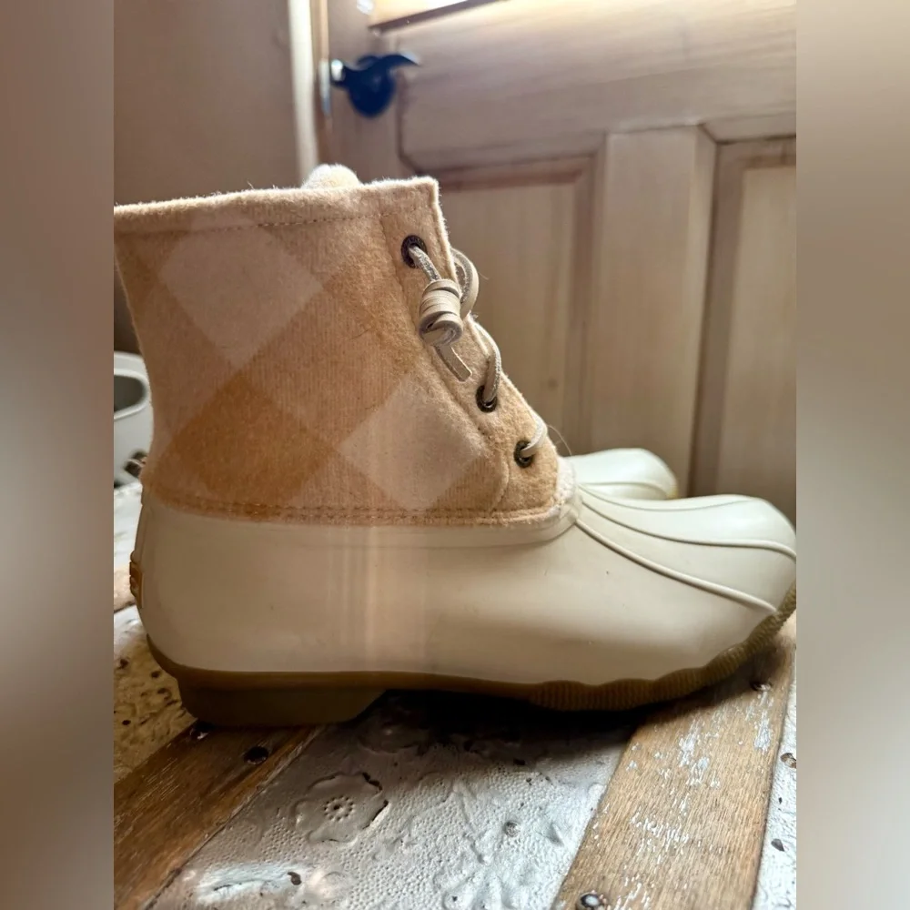 Sperry Saltwater Buffalo Check Duck Boots Women’s Size 10 - Picture 4 of 7